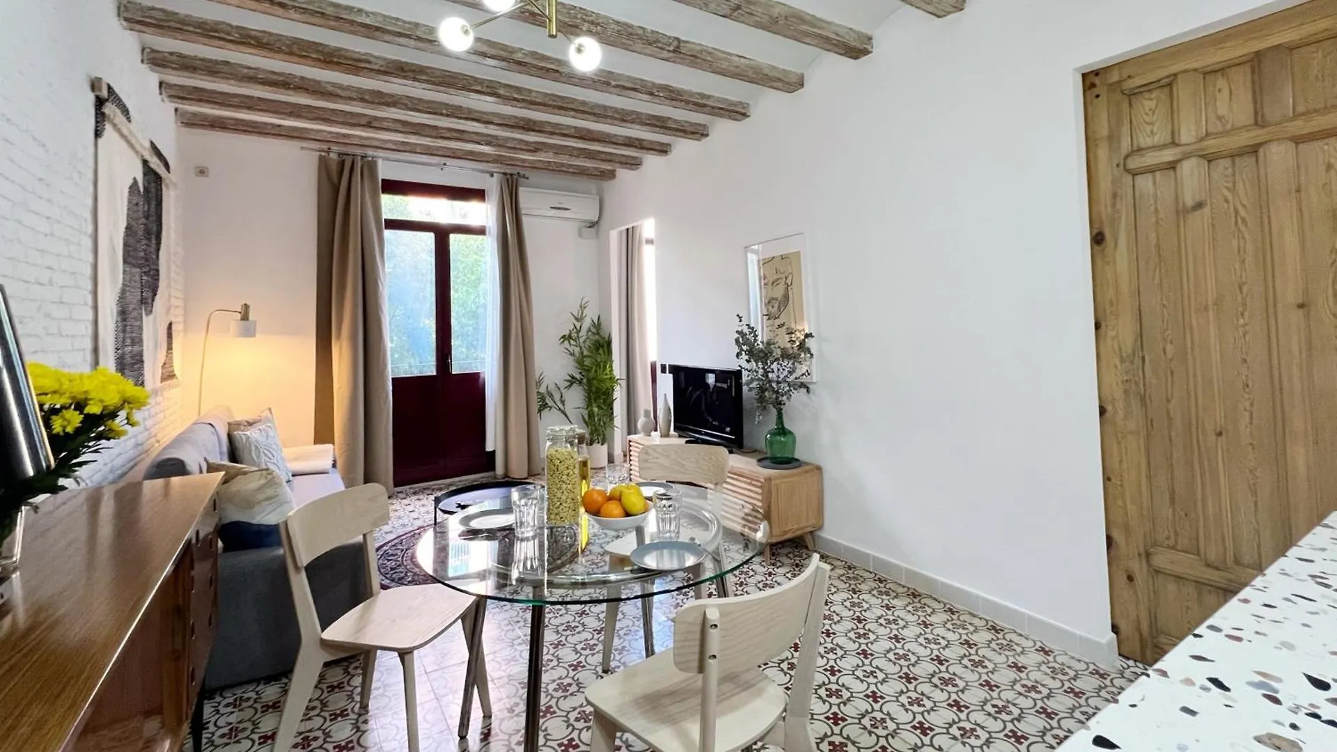 Almodovar Apartment Barcelona